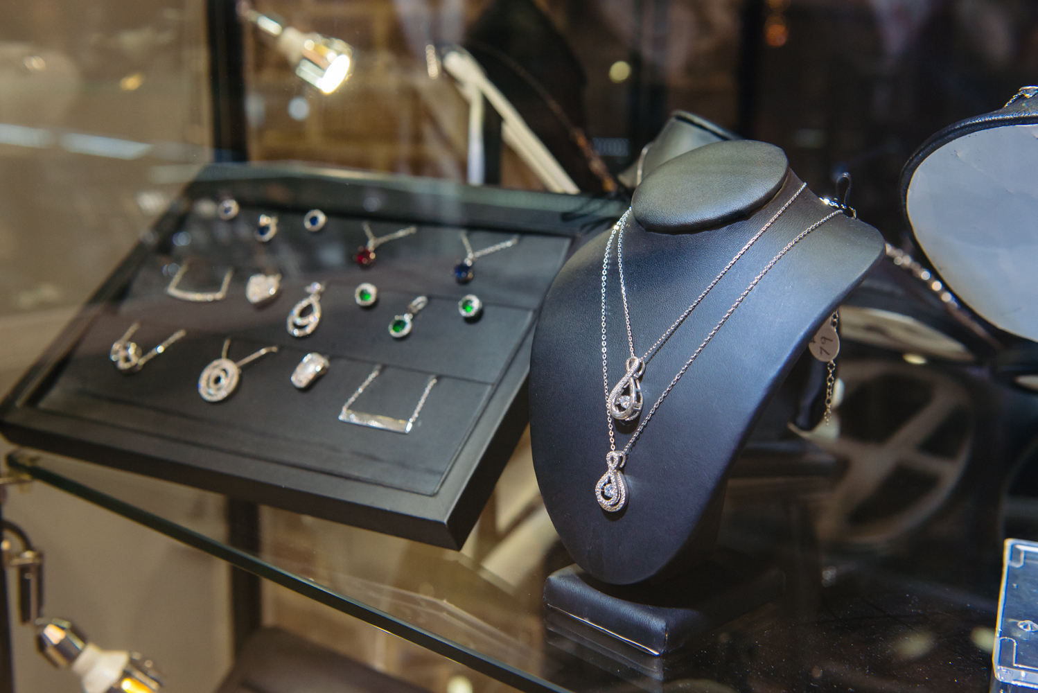 A&J Jewelers store showcase 1