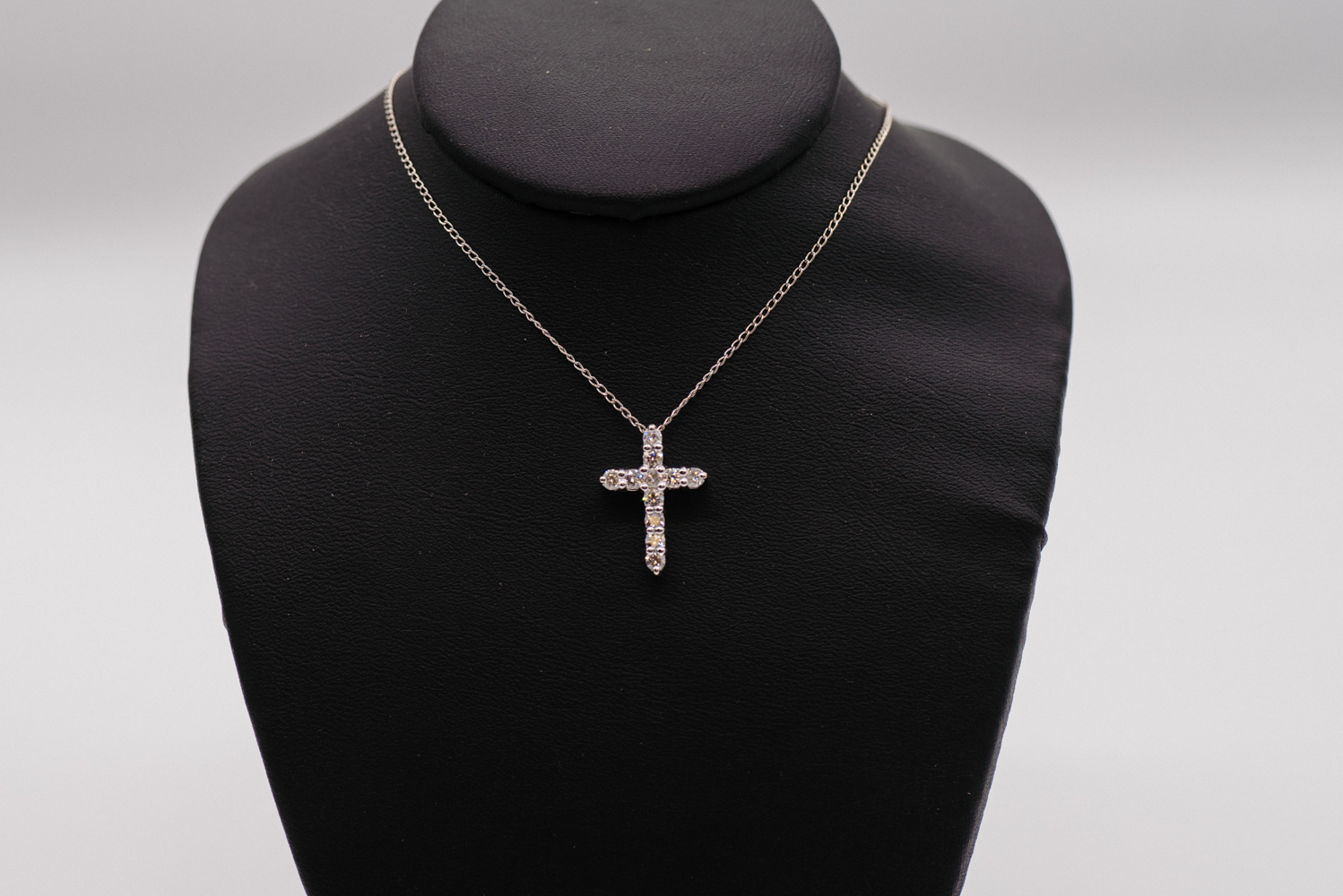 14K White Gold Diamond Cross Pendant Necklace