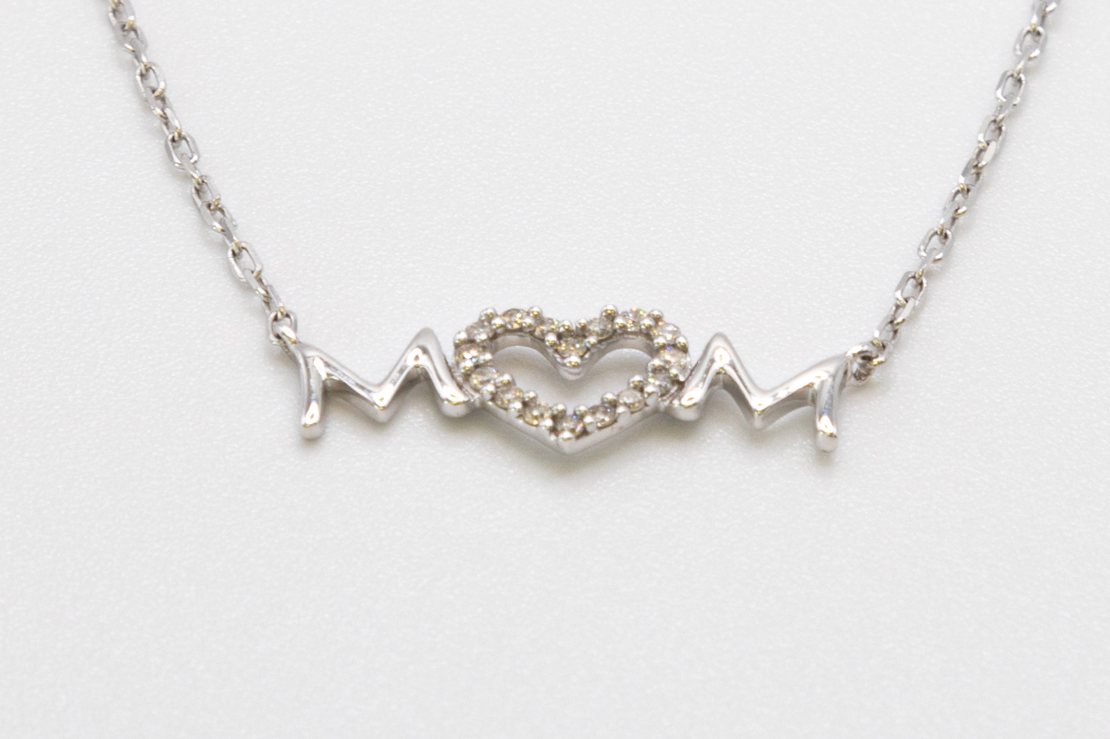 14K White Gold MOM Diamond Heart Necklace