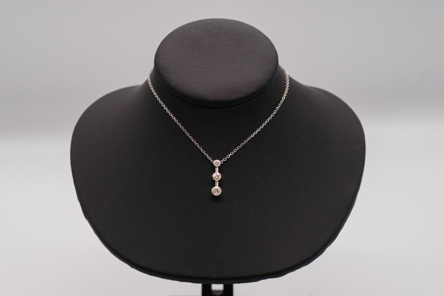 14K White Gold Three Stone Drop Pendant Necklace